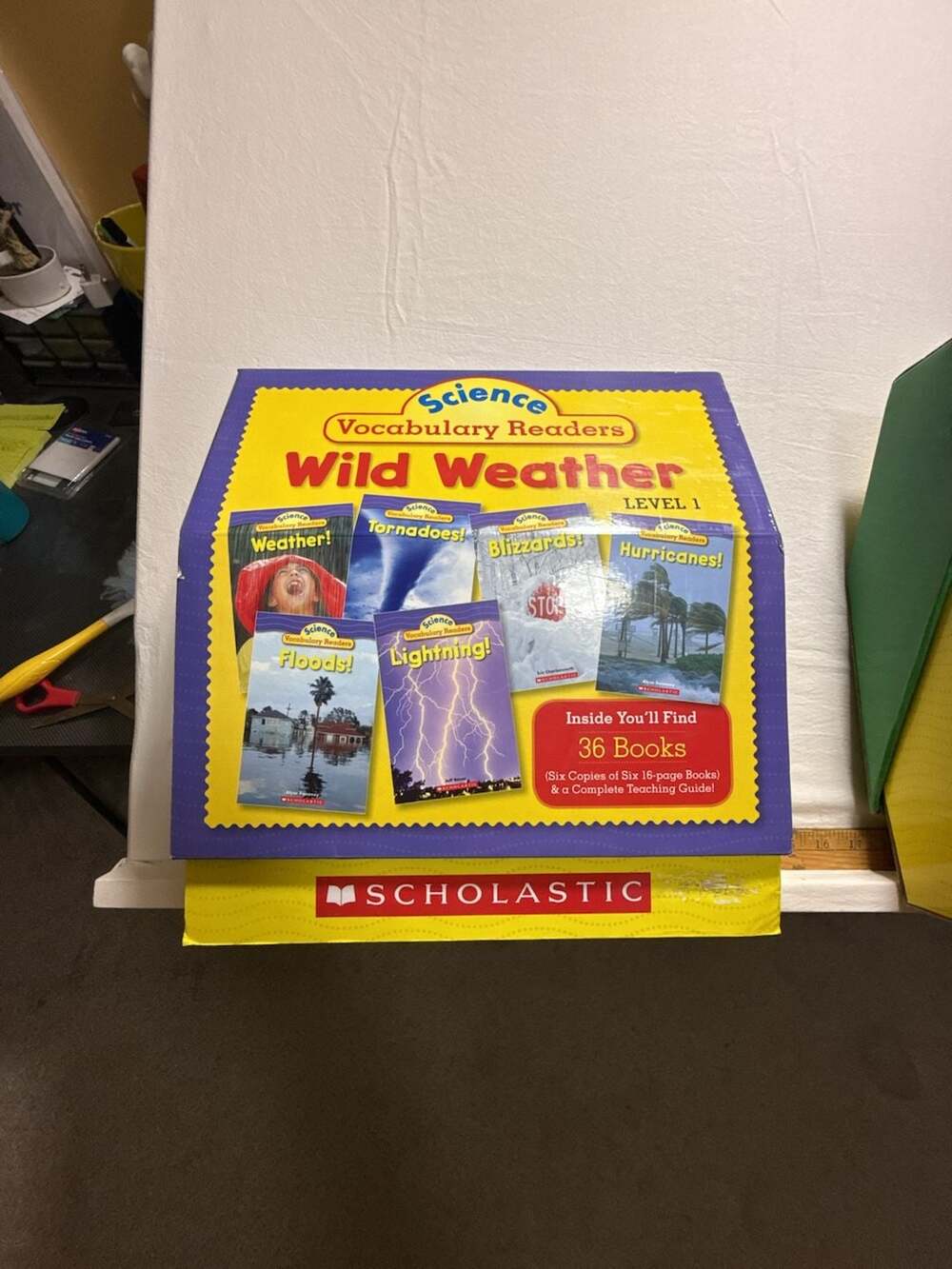 English Scholastic Science Vocabulary Readers Wild Weather Level 1 Box Set